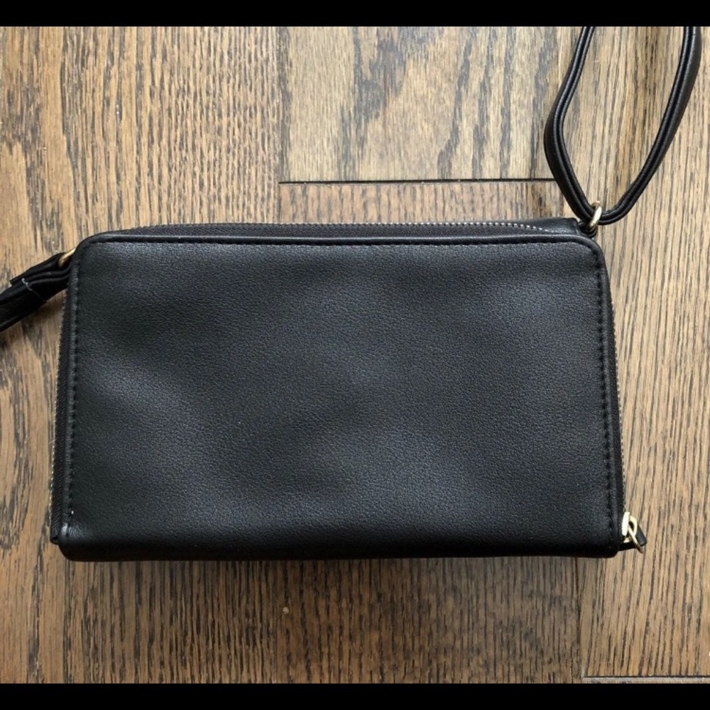 Convertable Crossbody/Clutch Purse - Picture 7 of 7